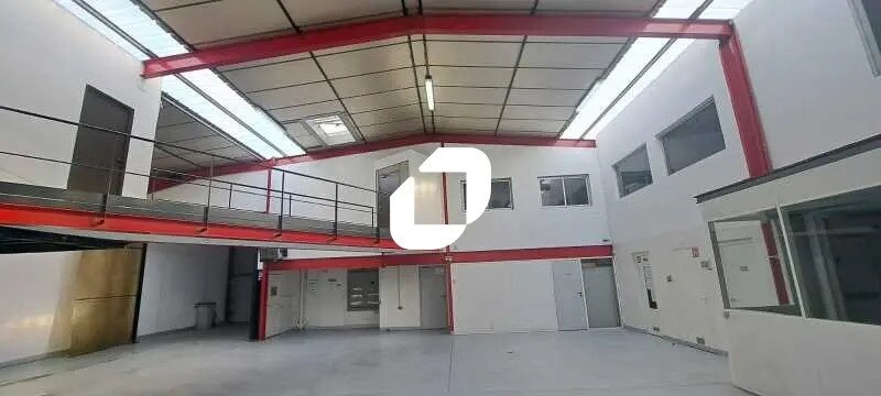 Flex dans Bobigny à louer - Photo du bâtiment - Image 2 de 11