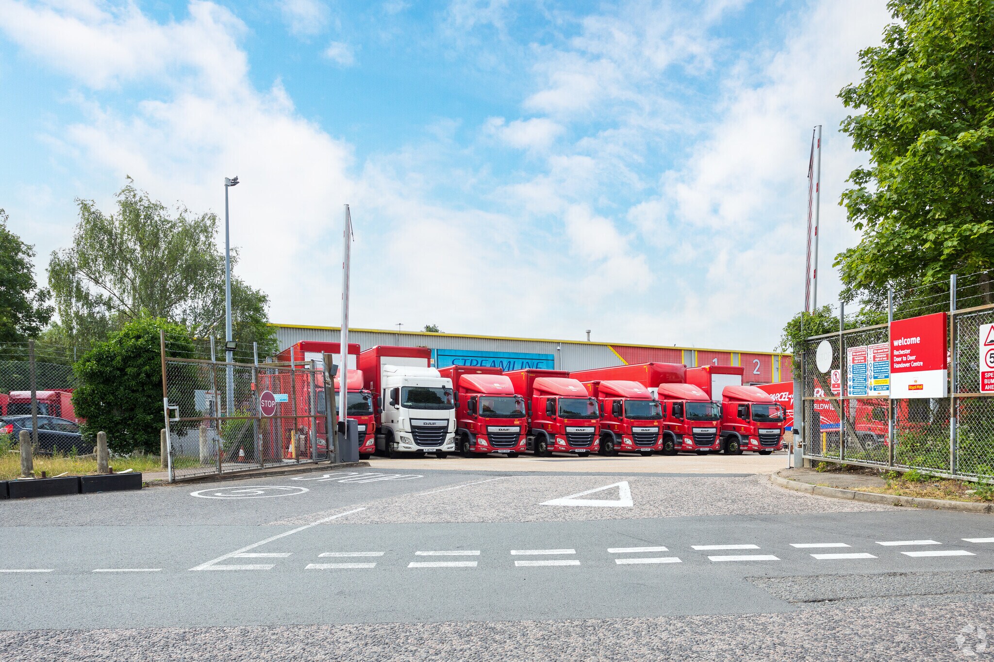 681 Maidstone Rd, Rochester à louer Photo principale- Image 1 de 2