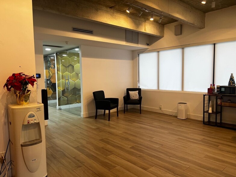 3595 Sheridan St, Hollywood, FL for lease - Building Photo - Image 3 of 19