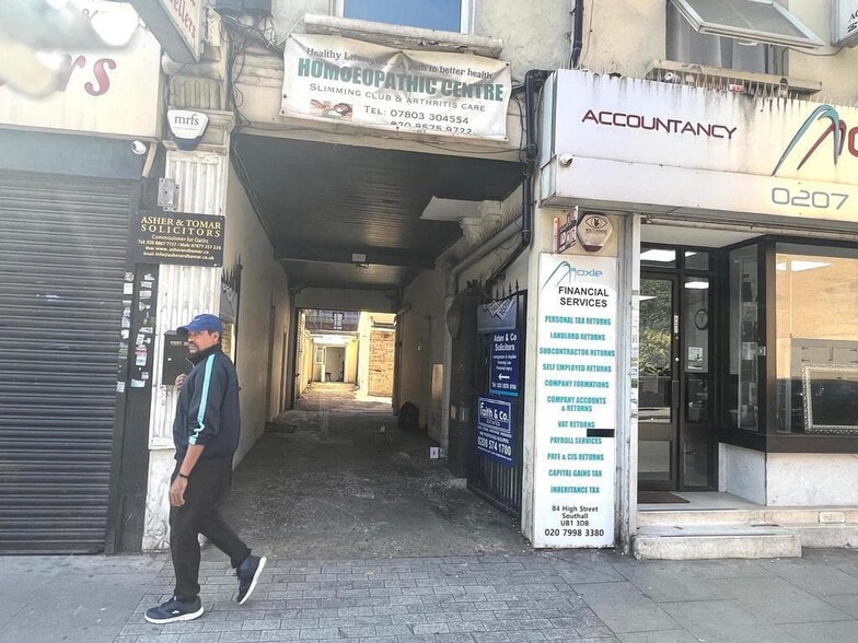 84-86 High St, Southall for lease - Building Photo - Image 2 of 10