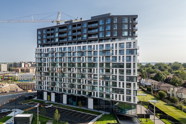 Plus de détails pour 880 Av Carson, Dorval, QC - Commerce de détail à louer