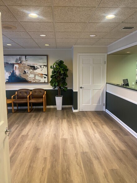 150 River Rd, Montville, NJ à louer - Photo intérieure - Image 2 de 9