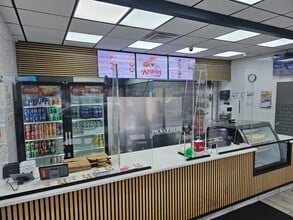 319 Nassau Rd, Roosevelt, NY à louer Photo intérieure- Image 2 de 7