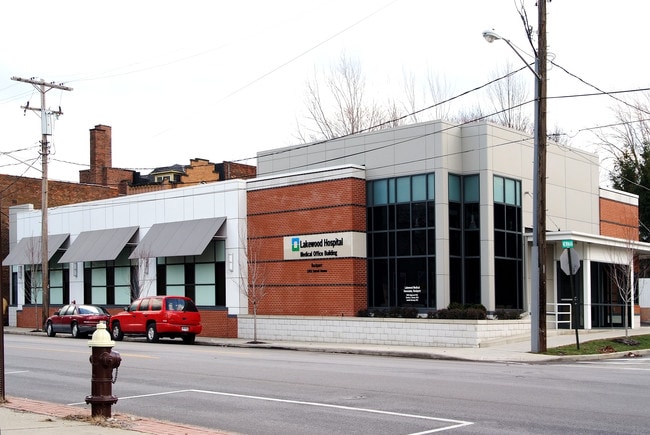 Plus de détails pour 11851 Detroit Ave, Lakewood, OH - Bureau à vendre
