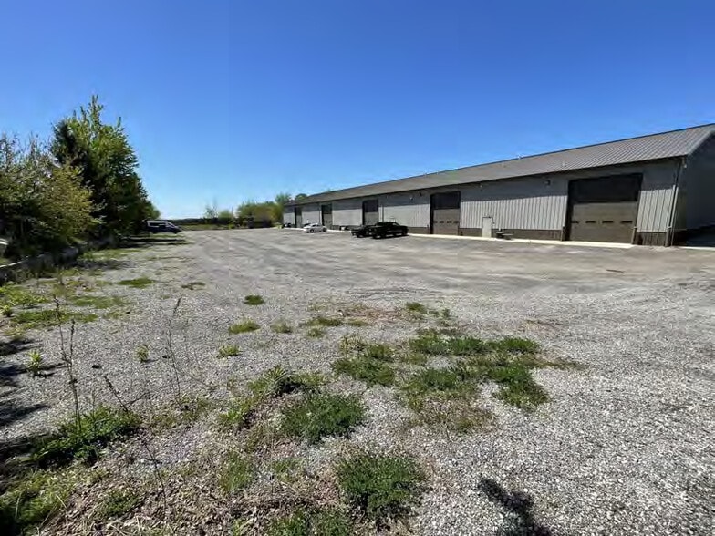 747 Herra St, Elburn, IL for lease - Building Photo - Image 2 of 4