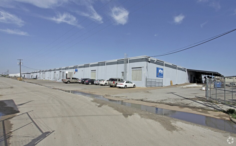 7015-7125 Belton St, Richland Hills, TX à louer - Photo principale - Image 2 de 21