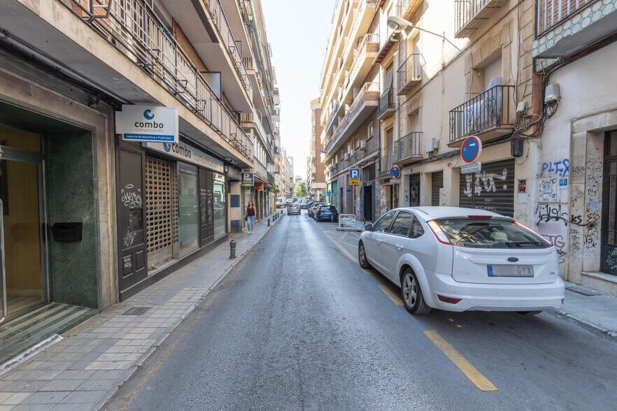 Calle Almona de San Juan de Dios, 15, Granada, Granada for sale - Building Photo - Image 1 of 21