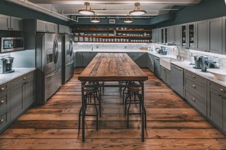 515 W 20th St, New York, NY for lease Interior Photo- Image 2 of 7