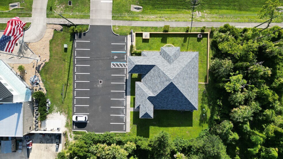 17178 Toledo Blade Blvd, Port Charlotte, FL à vendre - Photo du bâtiment - Image 3 de 4