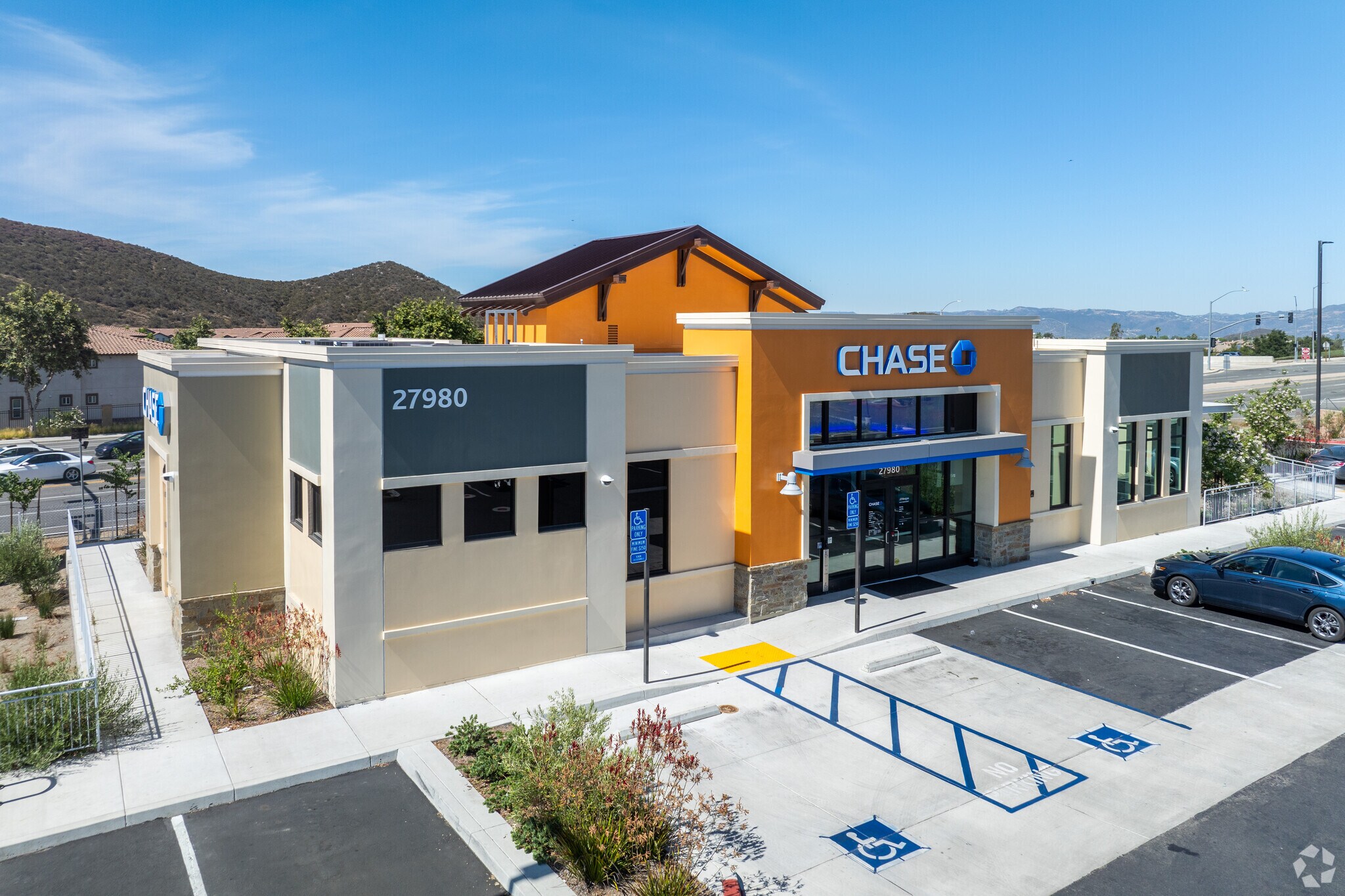 27930 Clinton Keith Rd, Murrieta, CA à vendre Photo principale- Image 1 de 1