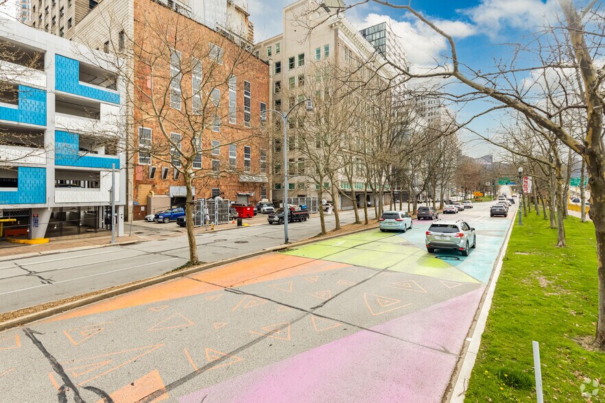 120 Cecil Pl, Pittsburgh, PA à vendre - Photo du bâtiment - Image 2 de 5