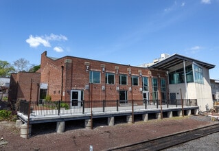 400 Union Square Dr, New Hope, PA for lease Building Photo- Image 1 of 30