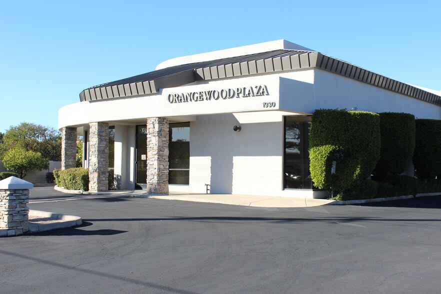 1930 E Brown Rd, Mesa, AZ for lease - Building Photo - Image 1 of 17