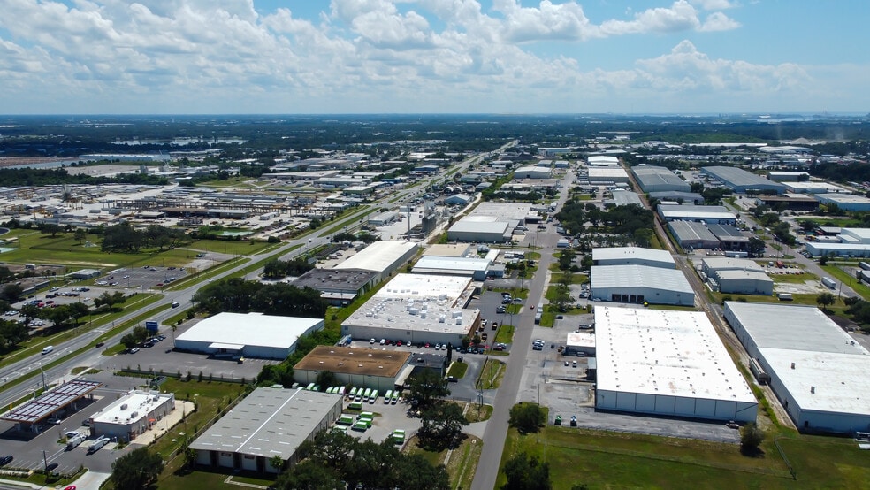 6801 N 54th St, Tampa, FL à vendre - Photo du bâtiment - Image 2 de 18
