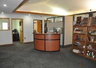 309 Brighton Ave S, Buffalo, MN for lease Interior Photo- Image 2 of 9