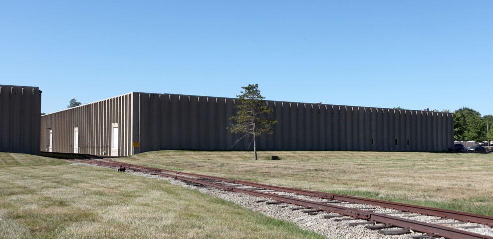 4557 W Bradbury Ave, Indianapolis, IN for lease - Building Photo - Image 1 of 9