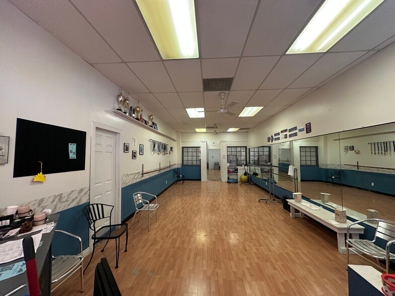 4351-4485 Phelan Rd, Phelan, CA for lease - Building Photo - Image 3 of 8