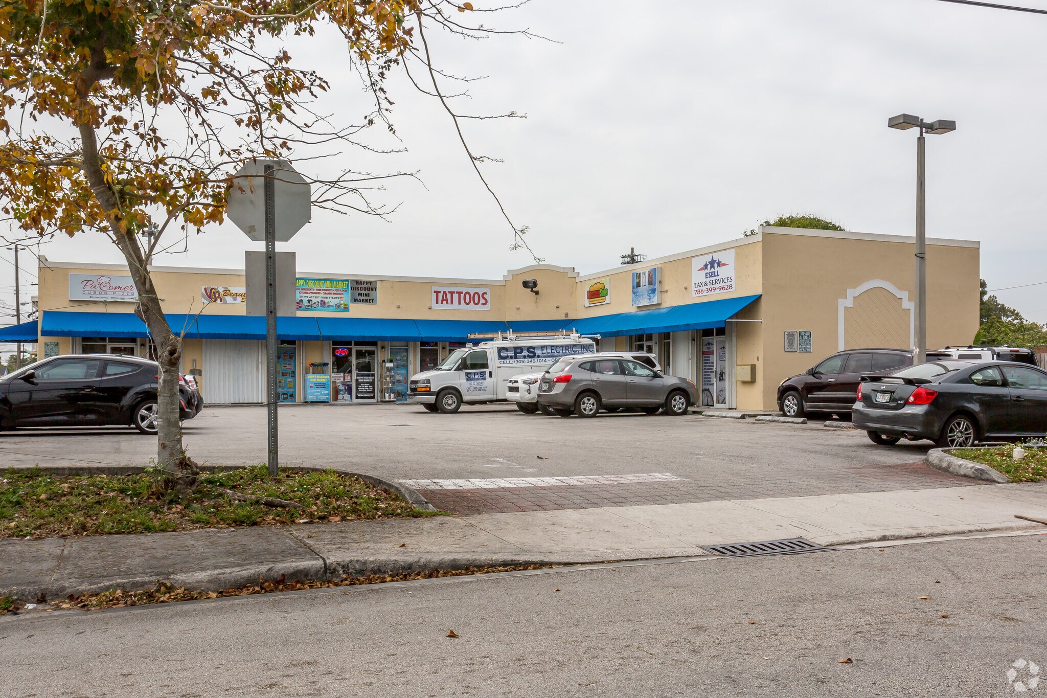 497-499 W 23rd St portefeuille de 2 propriétés à vendre sur LoopNet.ca Photo principale- Image 1 de 8