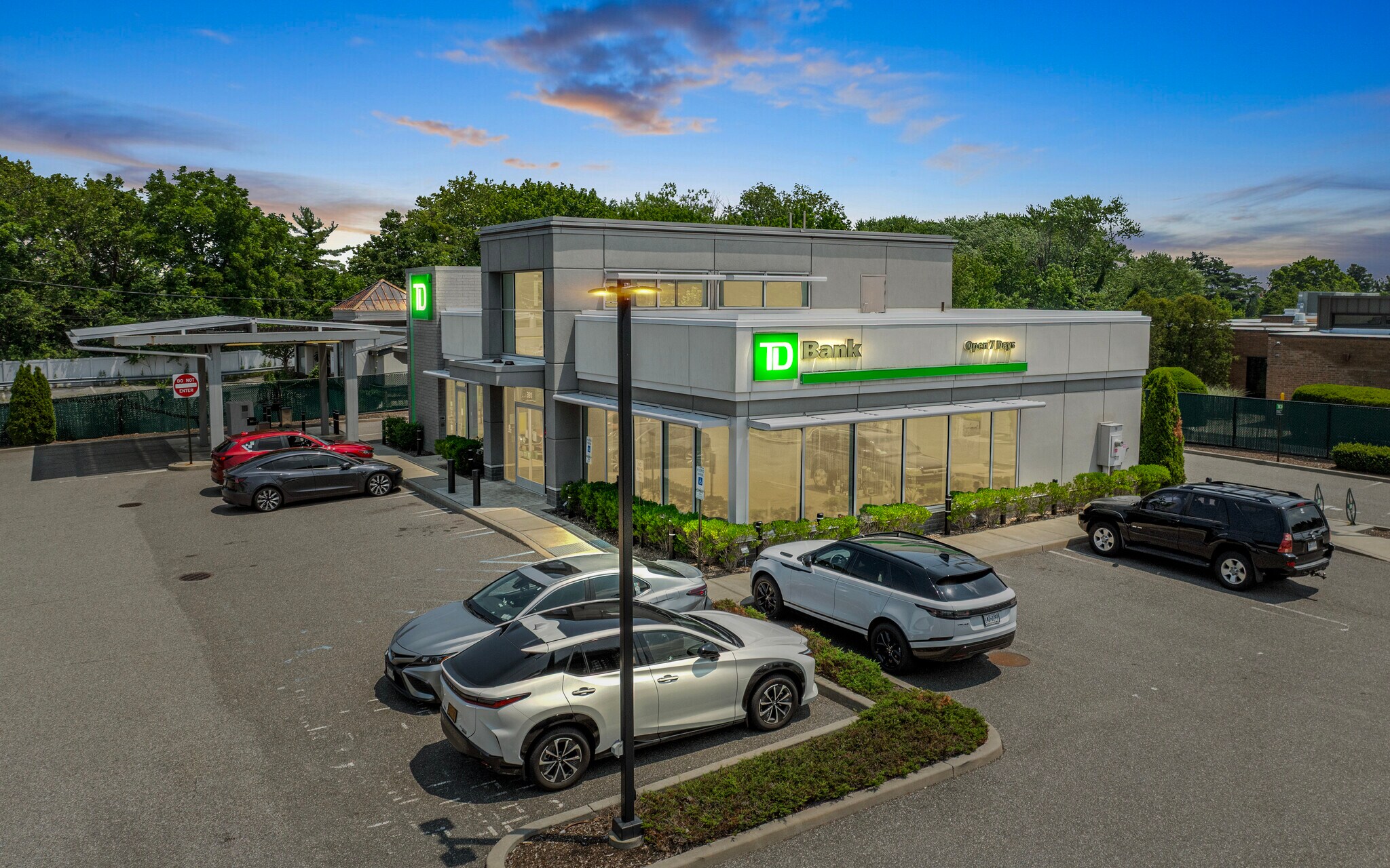 391 Jericho Tpke, Jericho, NY à vendre Photo du bâtiment- Image 1 de 1