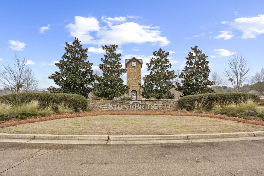 Stonebridge, Brandon, MS à vendre - Photo du bâtiment - Image 2 de 6