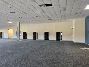 6200 State St, Saginaw, MI for lease Interior Photo- Image 1 of 11