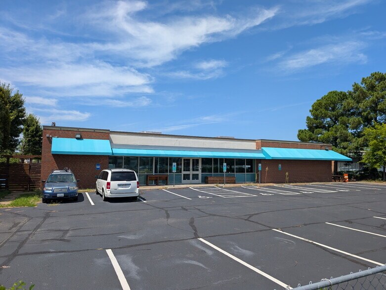 4800-4900 W Marshall St, Richmond, VA for lease - Building Photo - Image 1 of 2