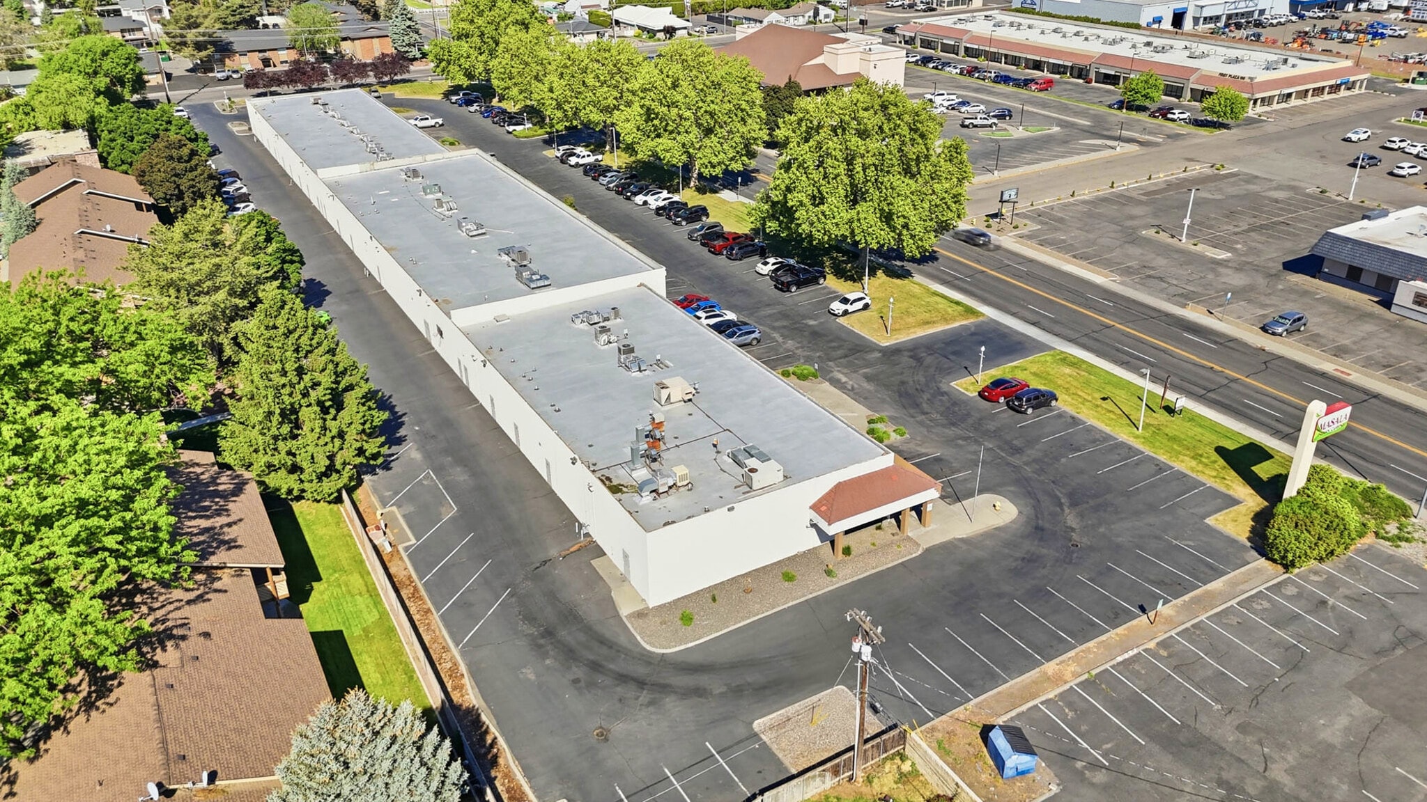 3321 W Kennewick Ave, Kennewick, WA for lease Interior Photo- Image 1 of 10