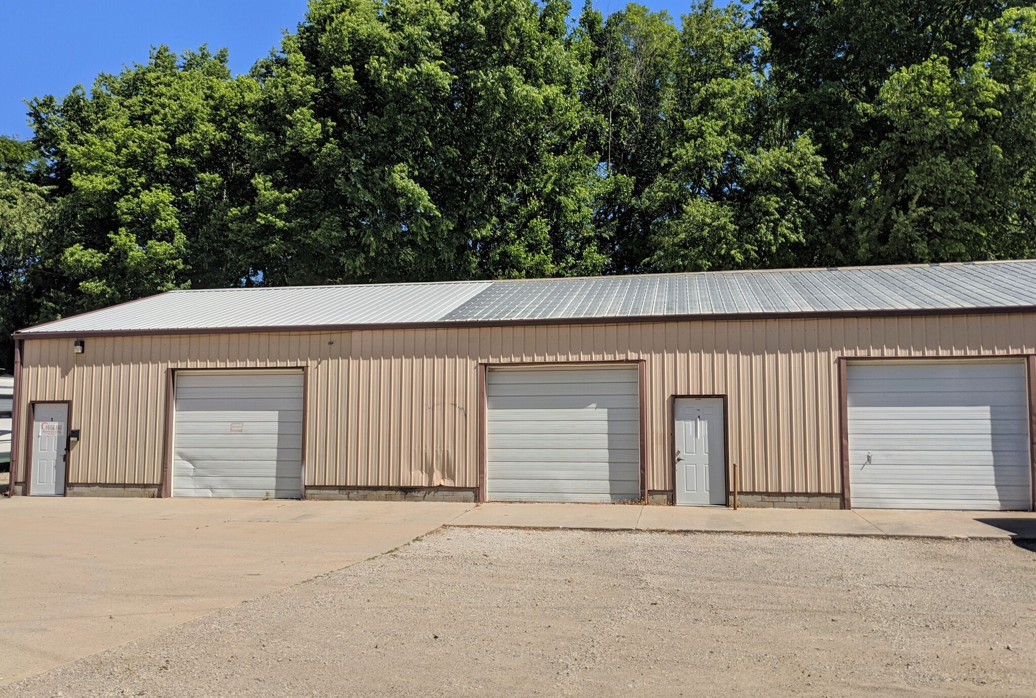 1206 S Adelaide St, Normal, IL for lease Interior Photo- Image 1 of 7
