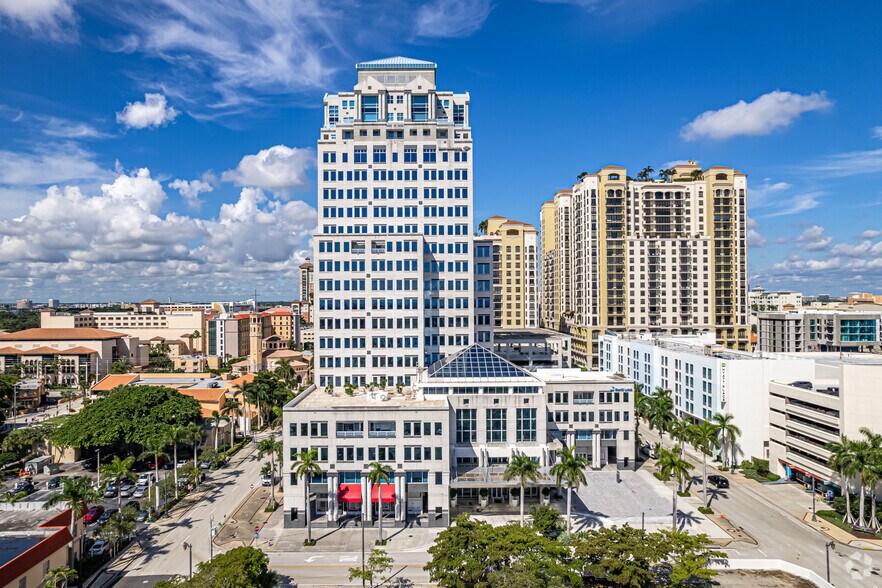 222 Lakeview Ave, West Palm Beach, FL à louer - Photo du bâtiment - Image 2 de 10
