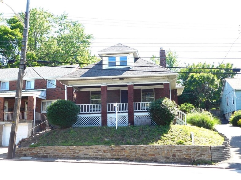 4305 Clairton Blvd, Pittsburgh, PA à vendre - Photo du bâtiment - Image 1 de 11