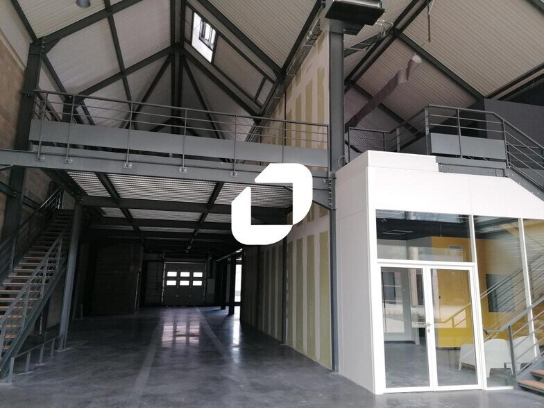 Flex in Vénissieux for lease - Building Photo - Image 3 of 18