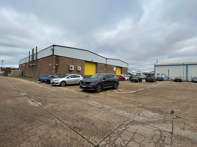 Pindar Rd, Hoddesdon à louer - Photo du bâtiment - Image 2 de 4