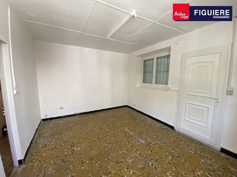 Bureau dans Salon-de-Provence à louer - Photo du bâtiment - Image 3 de 16