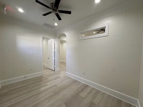 12410 Spring Cypress Rd, Tomball, TX for lease Interior Photo- Image 1 of 13