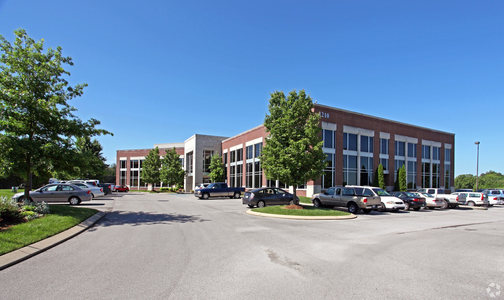 1210 Premier Dr, Chattanooga, TN for lease Primary Photo- Image 1 of 10