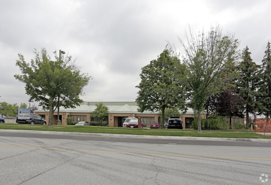 6655 Kitimat Rd, Mississauga, ON à vendre - Photo principale - Image 1 de 1