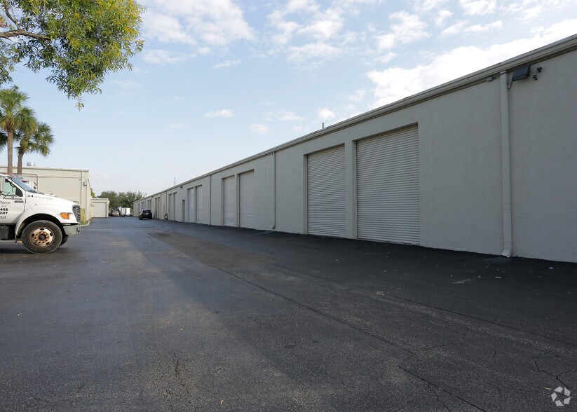 205-279 Goolsby Blvd, Deerfield Beach, FL à louer - Photo du bâtiment - Image 2 de 41