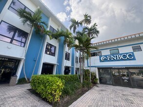 2810 E Oakland Park Blvd, Fort Lauderdale, FL for lease Interior Photo- Image 1 of 14