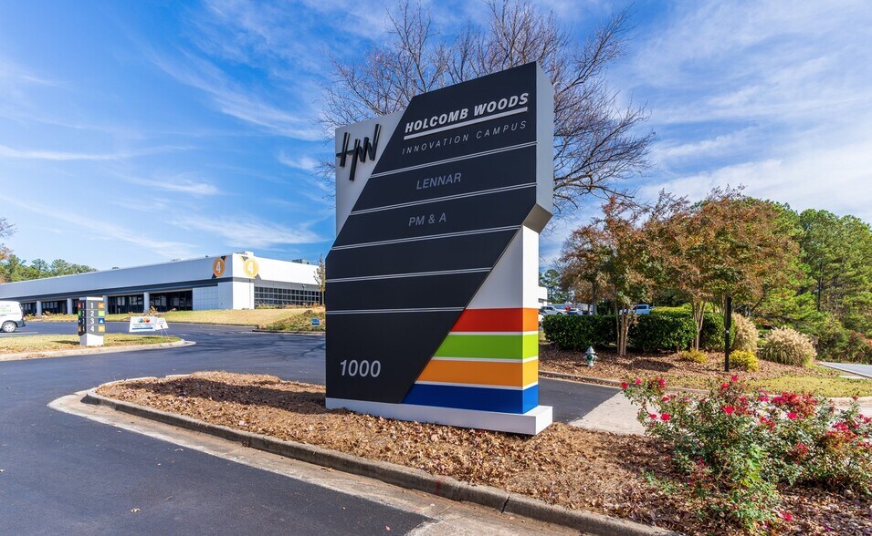 1000 Holcomb Woods Pky, Roswell, GA for lease - Building Photo - Image 2 of 6