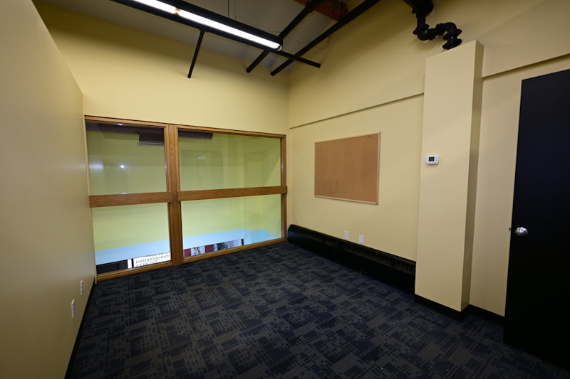 7633 50th St, Edmonton, AB for lease - Building Photo - Image 2 of 13