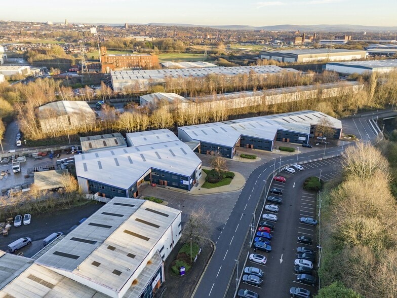 Brookside Business Park, Manchester à louer - Photo du bâtiment - Image 1 de 24