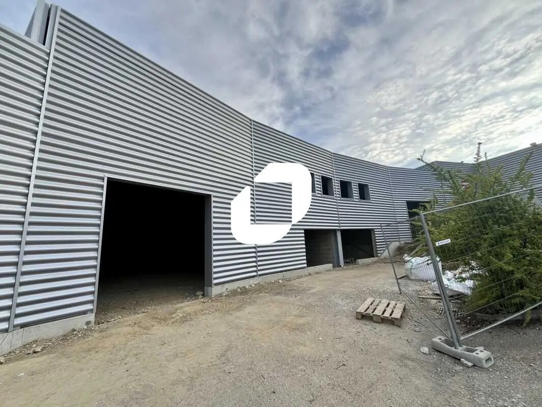 Flex dans Dardilly à louer Photo du bâtiment- Image 1 de 6