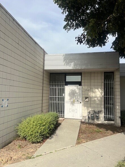 5569 W Washington Blvd, Los Angeles, CA à louer - Photo du bâtiment - Image 2 de 10