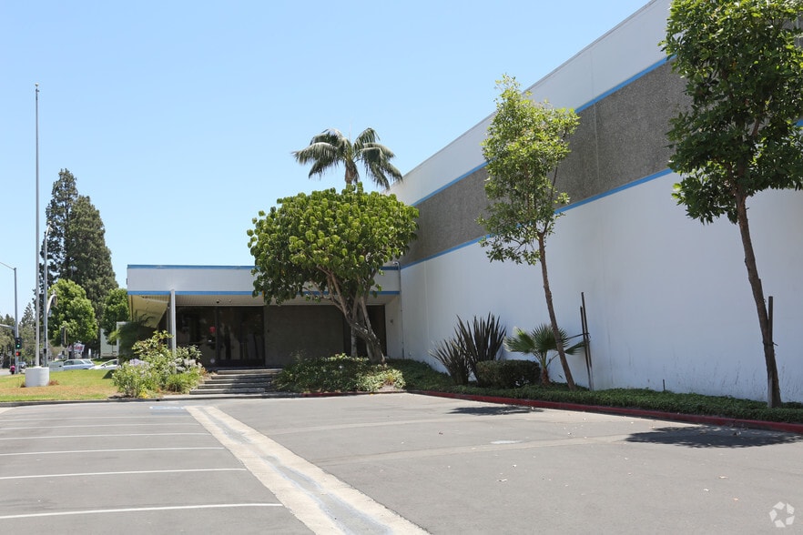7272 Chapman Ave, Garden Grove, CA à louer - Photo du bâtiment - Image 3 de 6