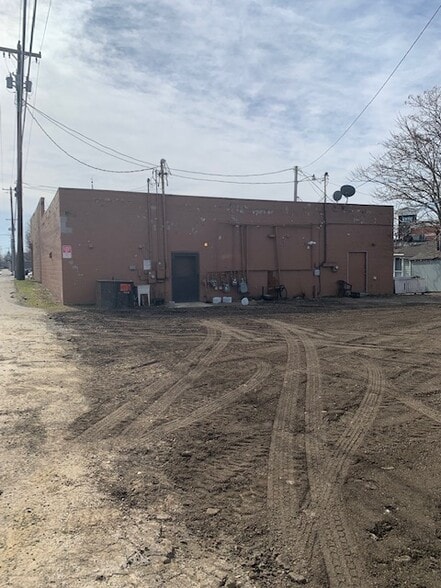 302-312 E 5th St, Marysville, OH for lease - Building Photo - Image 2 of 3