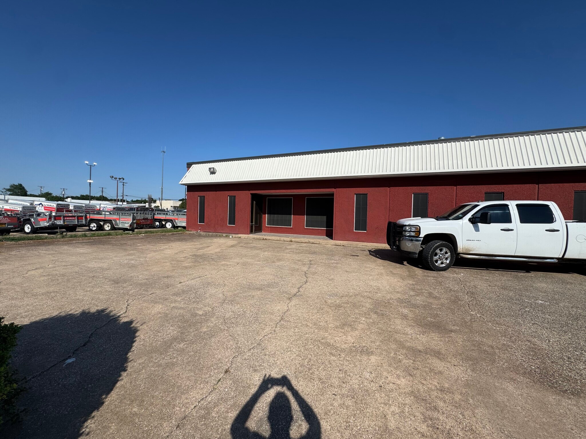 408 Bishop Ave, Richardson, TX for lease Building Photo- Image 1 of 12