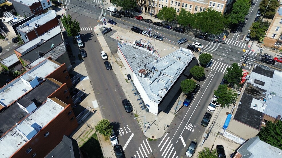 3102 44th St, Astoria, NY for sale - Aerial - Image 3 of 5