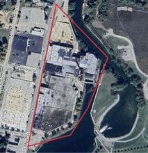 437 S Main St, Cheboygan, MI - AERIAL  map view