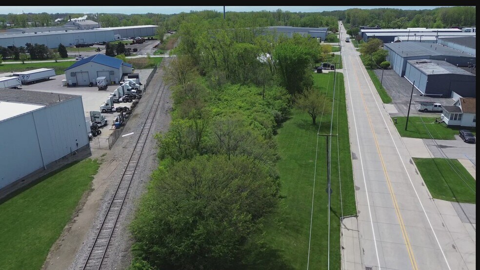 520 Detroit Ave, Monroe, MI for lease - Commercial Listing Video - Image 2 of 7