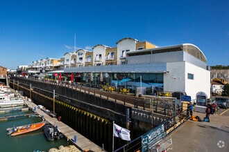 1 Marina Way, Brighton à louer Photo du bâtiment- Image 2 de 3